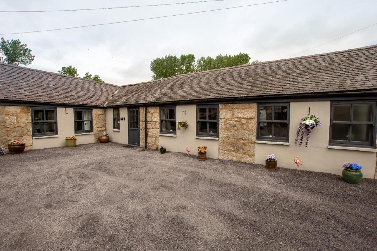 Dwylig Isa Holiday Cottages Rhuddlan Exterior photo