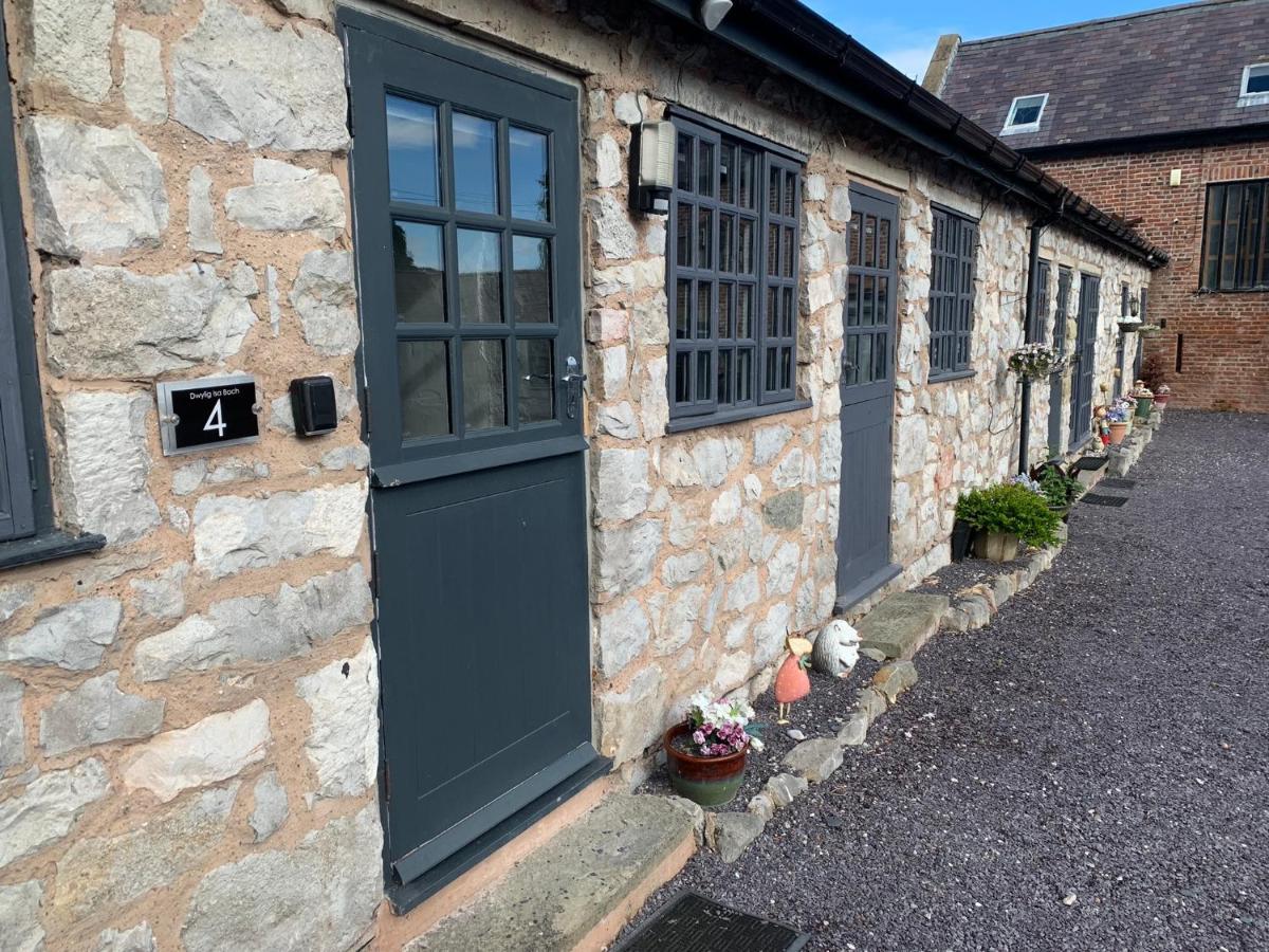 Dwylig Isa Holiday Cottages Rhuddlan Exterior photo