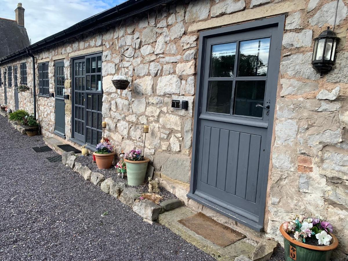 Dwylig Isa Holiday Cottages Rhuddlan Exterior photo