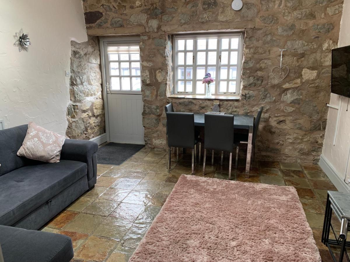 Dwylig Isa Holiday Cottages Rhuddlan Exterior photo