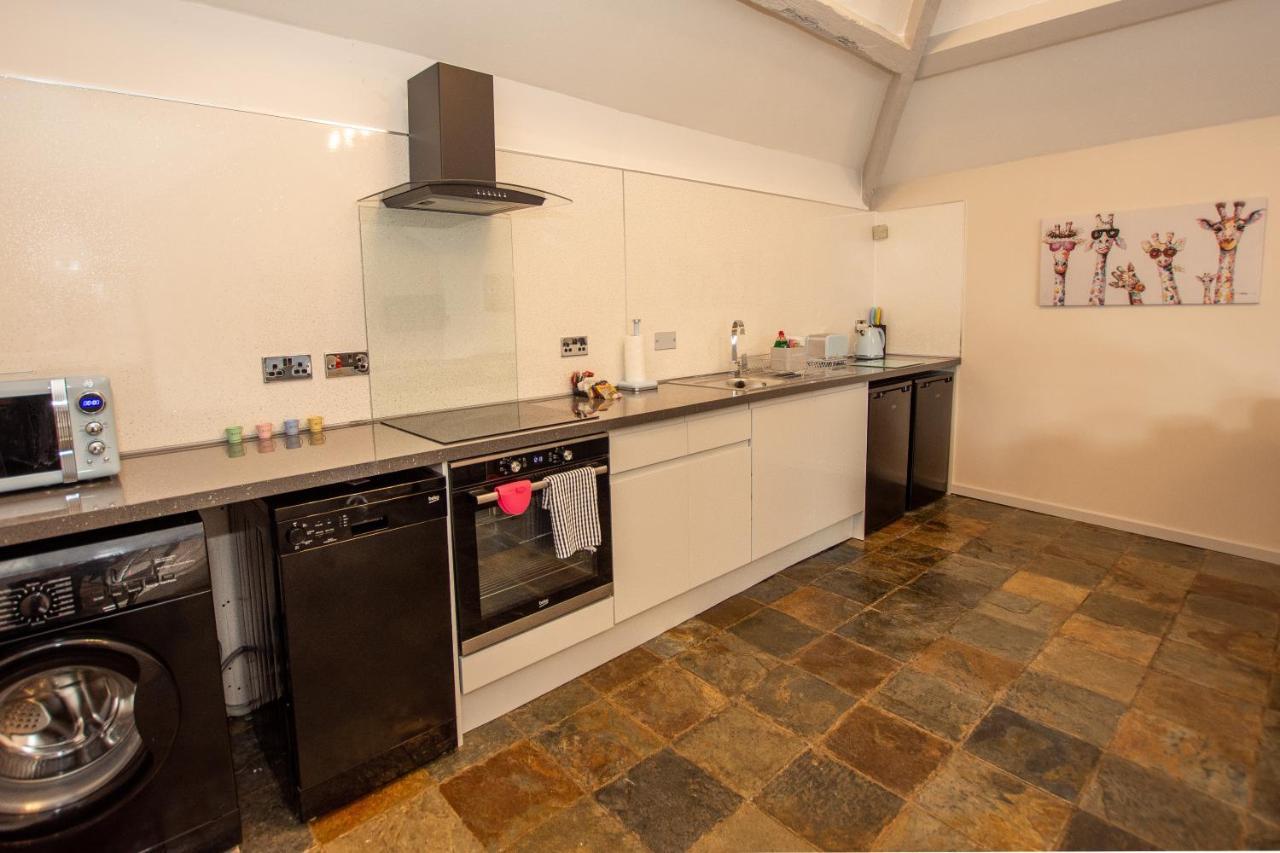 Dwylig Isa Holiday Cottages Rhuddlan Exterior photo