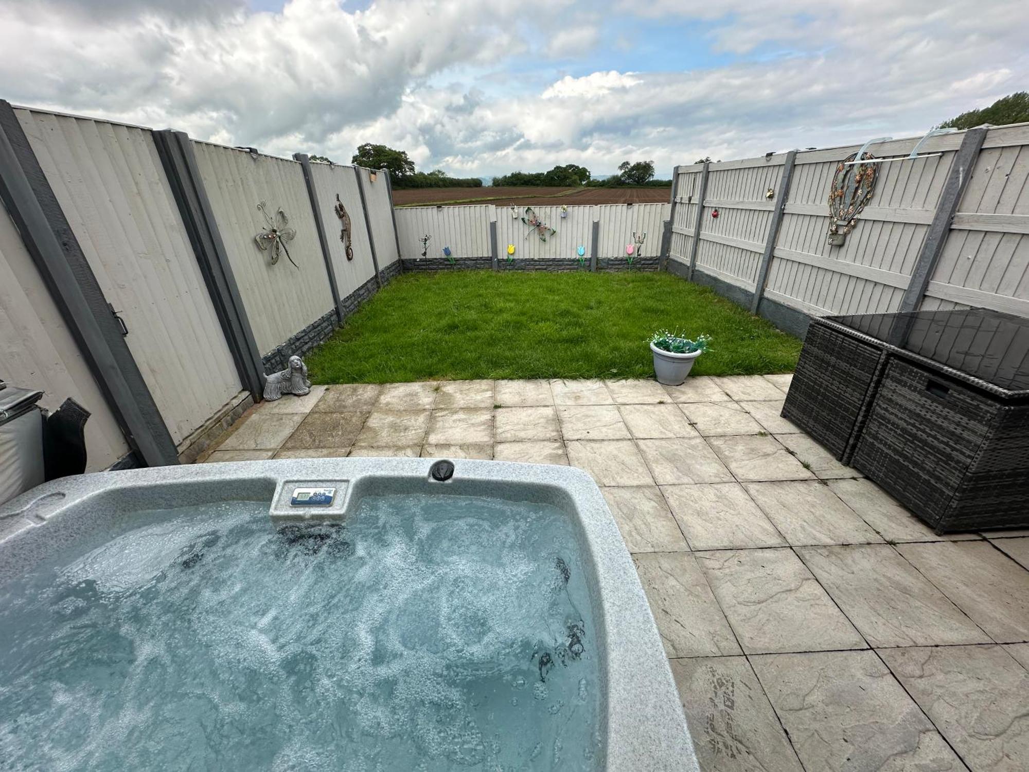 Dwylig Isa Holiday Cottages Rhuddlan Room photo