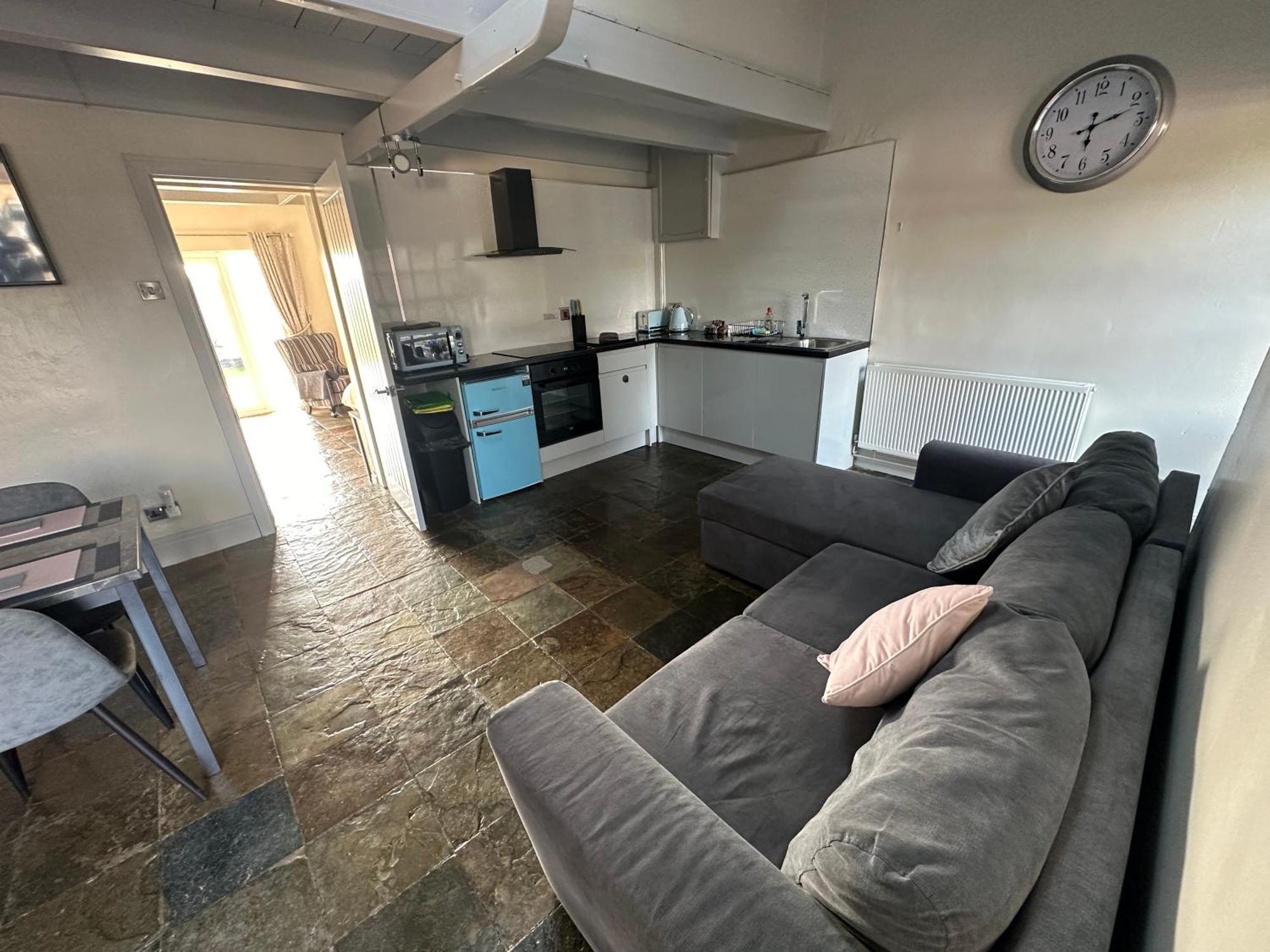 Dwylig Isa Holiday Cottages Rhuddlan Room photo
