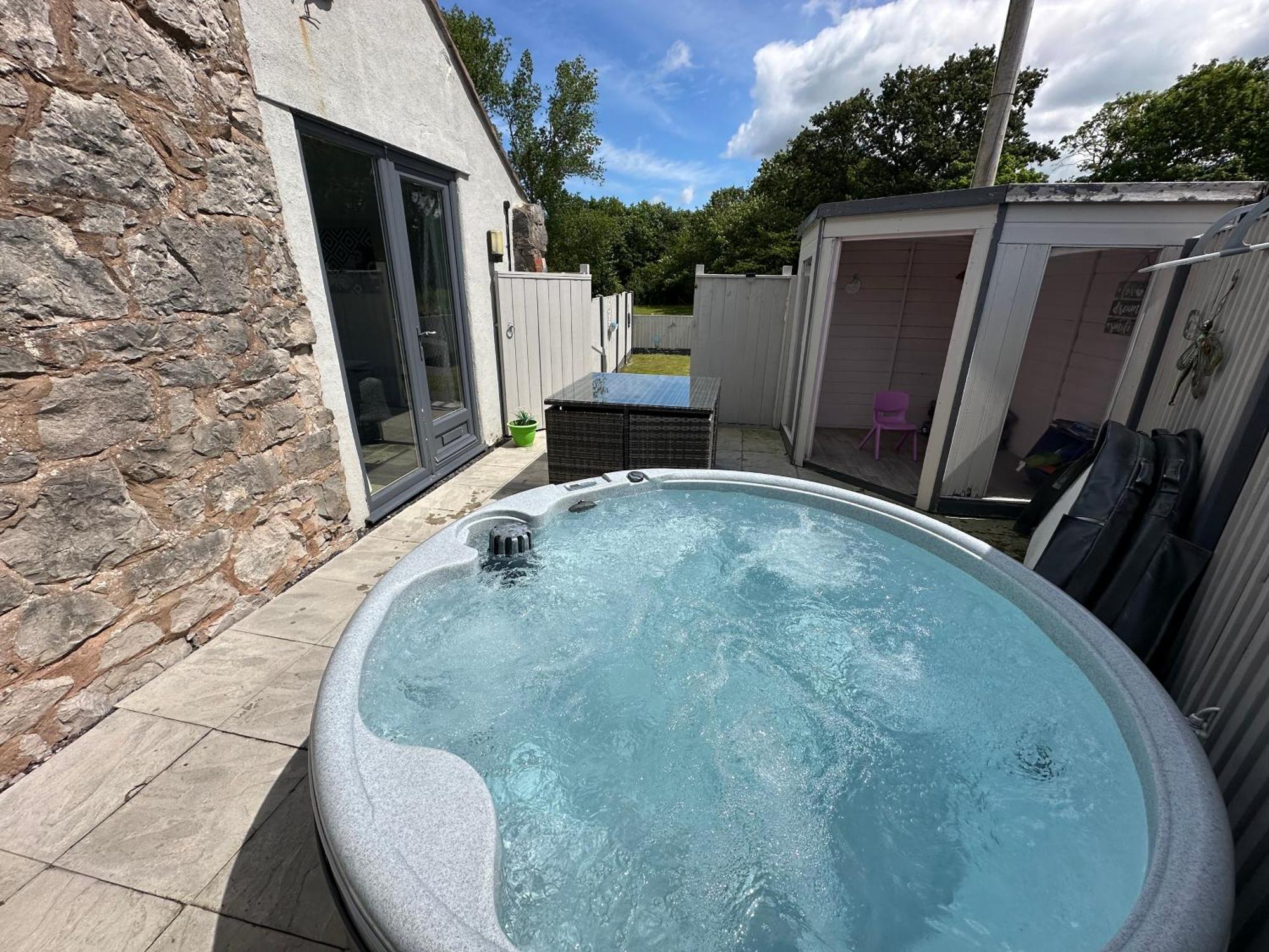 Dwylig Isa Holiday Cottages Rhuddlan Exterior photo