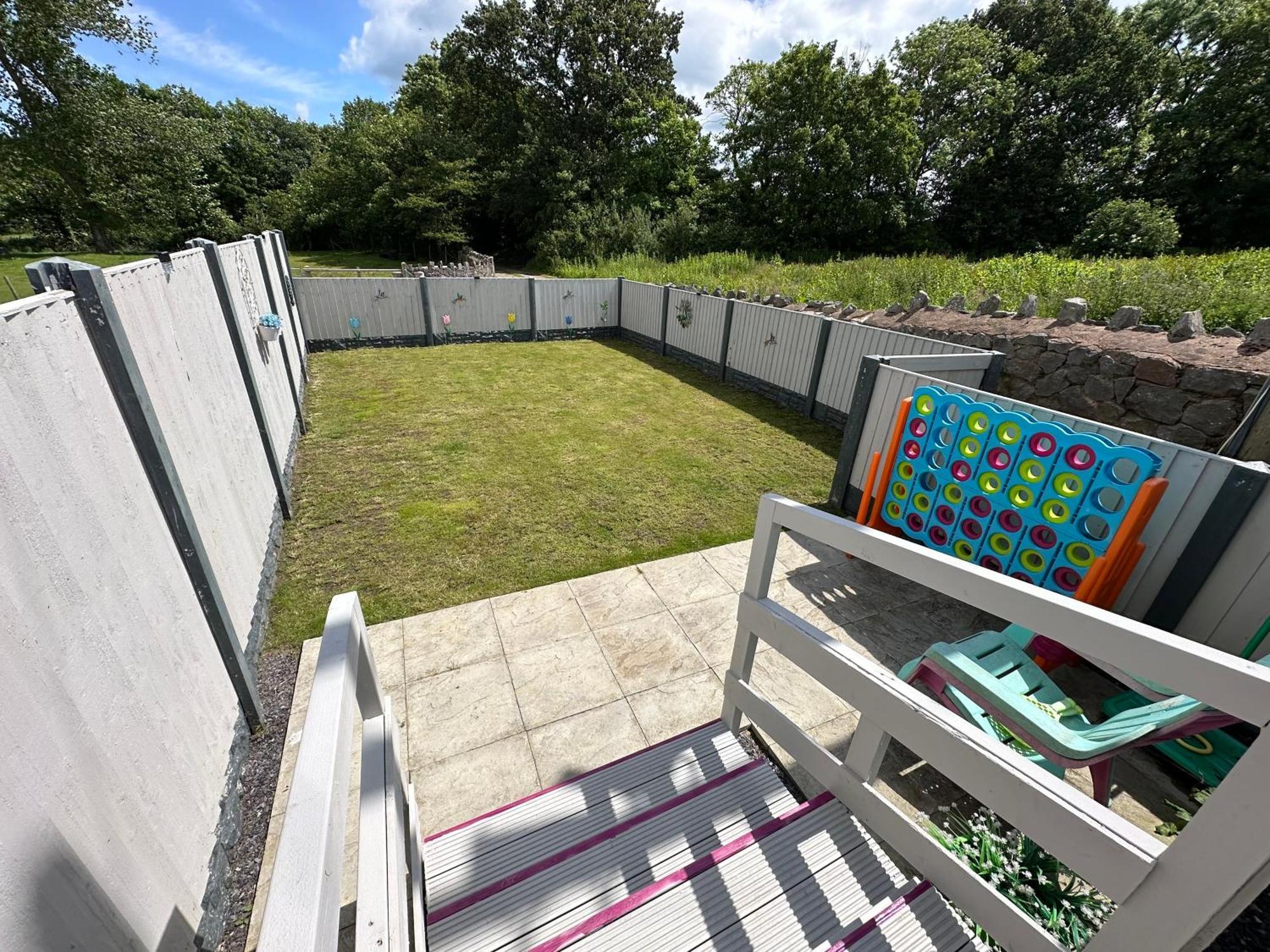 Dwylig Isa Holiday Cottages Rhuddlan Exterior photo
